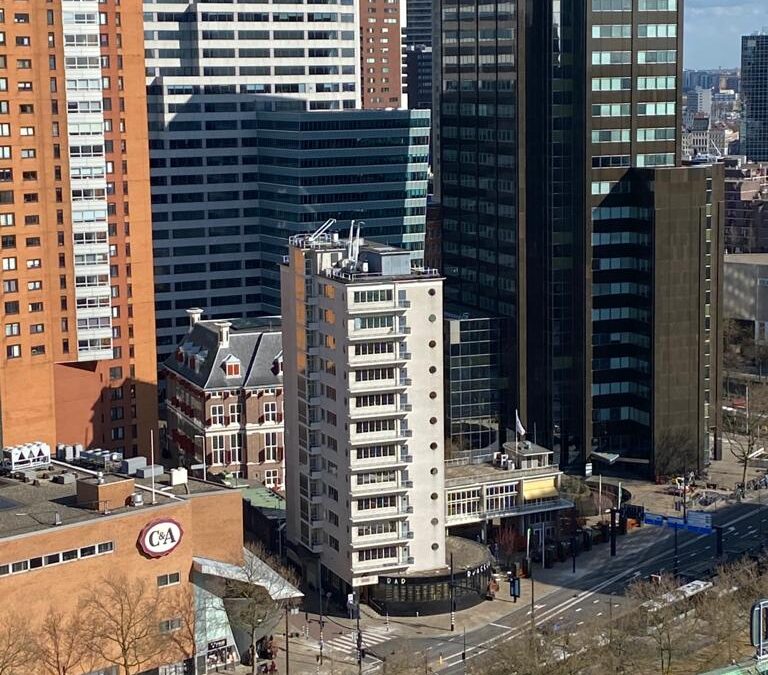 Het Erasmushuis: Een Monument van Moderne Architectuur aan de Coolsingel